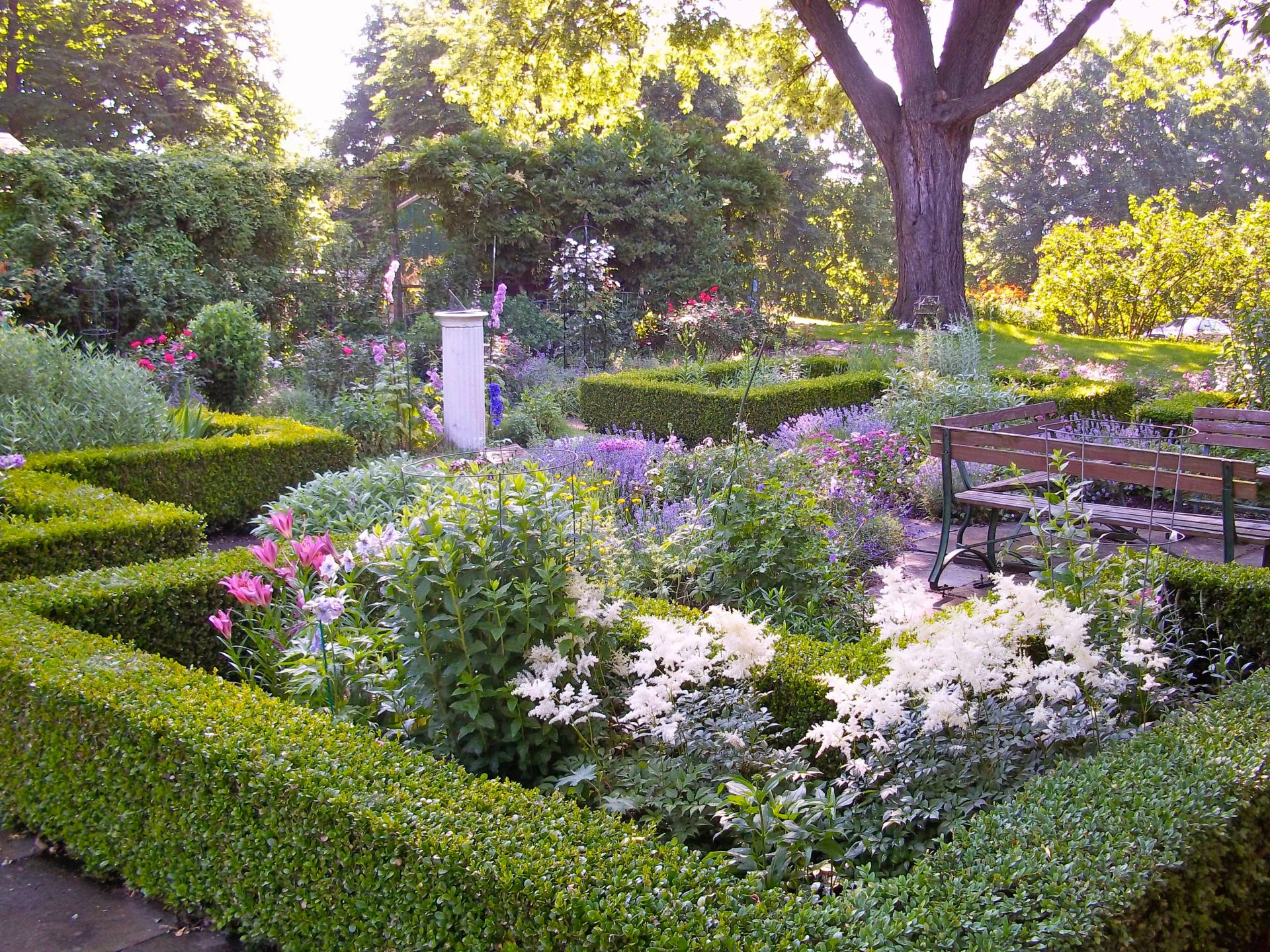 Ten Broeck Gardens